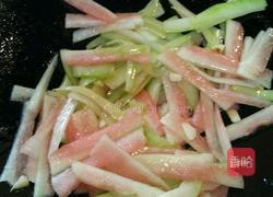 清爽小炒西瓜皮的做法图解11