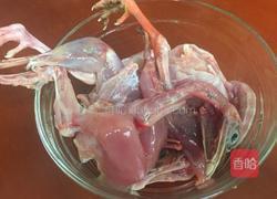 鸽子骨头汤的做法图解1