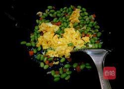 毛豆炒鸡蛋的做法图解7