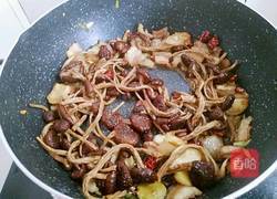 茶树菇炒肉的做法图解12