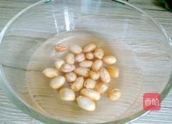 薏仁米花生粥的做法图解1