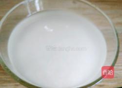 薏仁米花生粥的做法图解3