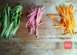 凉拌绿豆芽的做法图解3