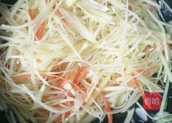 酸辣土豆胡萝卜丝的做法图解1