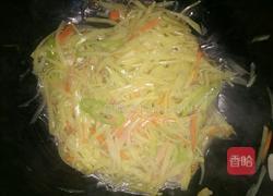 酸辣土豆胡萝卜丝的做法图解5