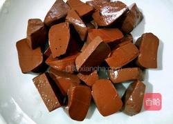 猪红豆腐汤的做法图解1