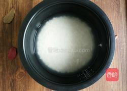 广味腊肠焖饭的做法图解2