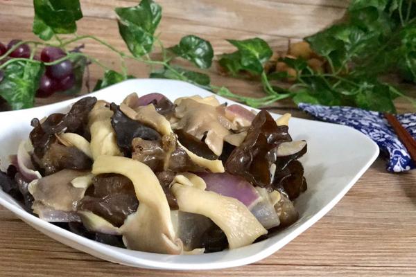 平菇炒木耳的精选做法