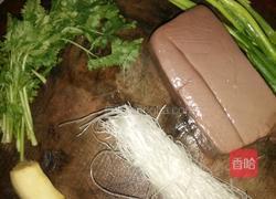 鸭血粉丝汤的做法图解1