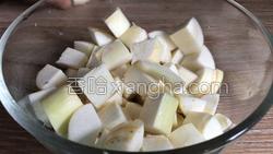 香菇焖茭白的做法图解2