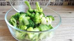 凉拌西兰花的做法图解11