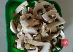 豌豆虾仁炒口蘑的做法图解4