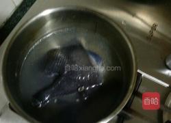 乌鸡花胶汤的做法图解2