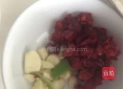 秋葵炒肉的做法图解2
