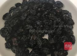 葡萄干蛋糕卷的做法图解2