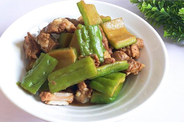 苦瓜焖排骨