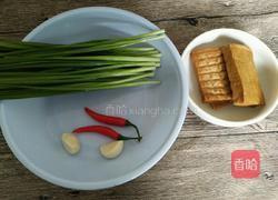 韭菜炒香干的做法图解1
