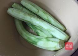 素炒丝瓜的做法图解1
