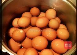 卤蛋的做法图解1
