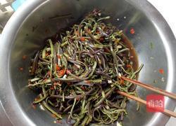 凉拌蕨菜的做法图解2