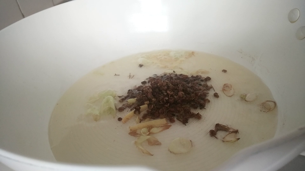 煸炒10秒钟关火