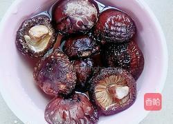 小鸡炖香菇的做法图解3