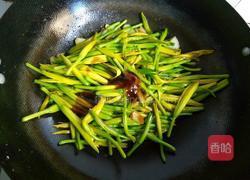 素炒黄花菜的做法图解5
