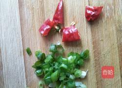 绿豆芽炒韭菜的做法图解3