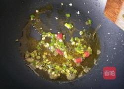 绿豆芽炒韭菜的做法图解5