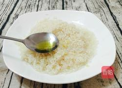 杂菇鱿鱼排骨粥的做法图解1