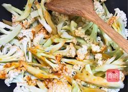 披萨酱炒花椰菜的做法图解4