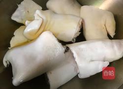 酸辣猪蹄的做法图解1