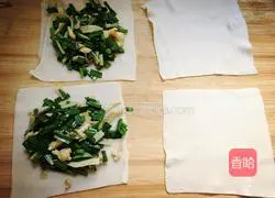 Illustration of how to make dumpling skin version of chive box 5