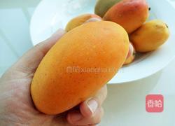 芒果酸奶一口冰的做法图解1