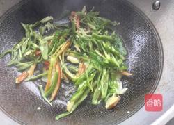 青椒炒鸭肠的做法图解4