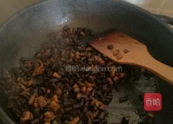 五花肉炒紫豇豆的做法图解8