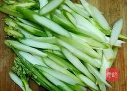 芦笋炒肉的做法图解3