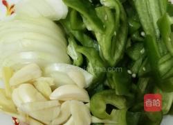 爆炒章鱼足的做法图解1