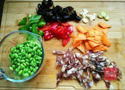 香肠炒毛豆的做法图解3