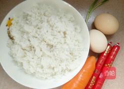 酱油炒饭的做法图解1
