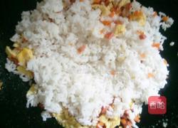 酱油炒饭的做法图解6