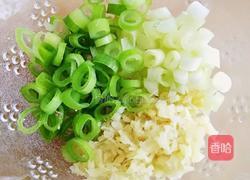 桃花荔枝醋姜拌松花蛋的做法图解2