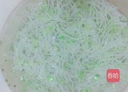 凉拌绿豆芽的做法图解3
