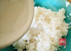 红肠饭团的做法图解3
