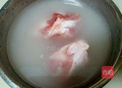 献给妈妈的爱(养生大骨汤)的做法图解2