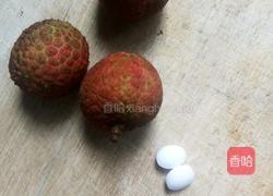 清凉荔枝饮料的做法图解1