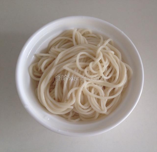 捞入碗中