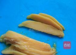 芒果玫瑰花的做法图解3