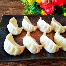 胡萝卜木耳瘦肉饺子的做法[图]