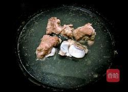 玉米大骨汤的做法图解4